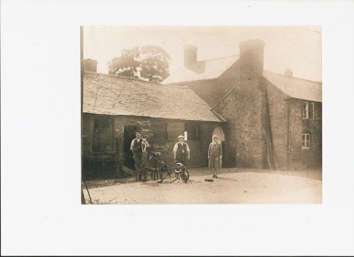 The Old Forge B&B Knockin Exterior photo